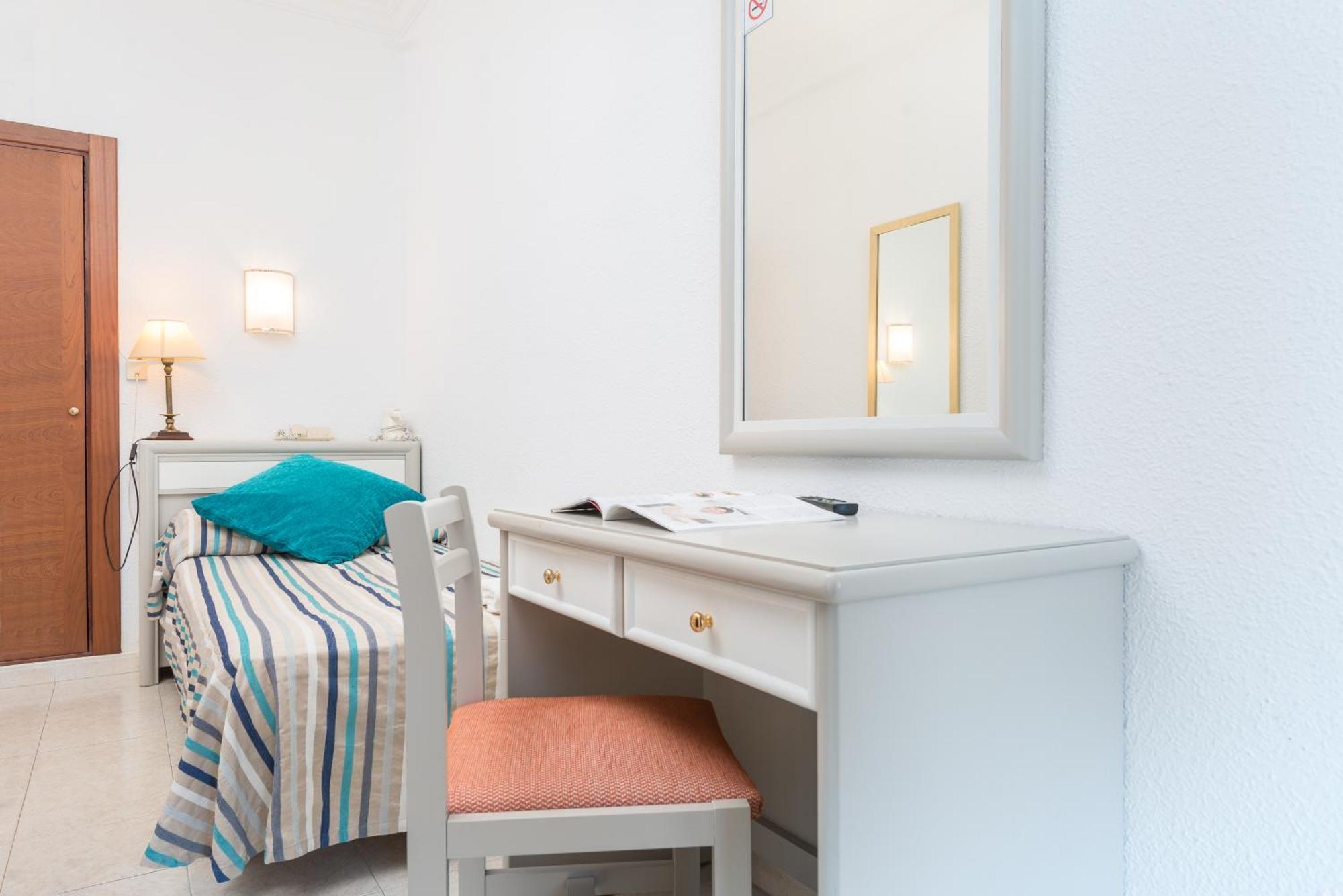 Hotel Moré Alcúdia Habitación foto